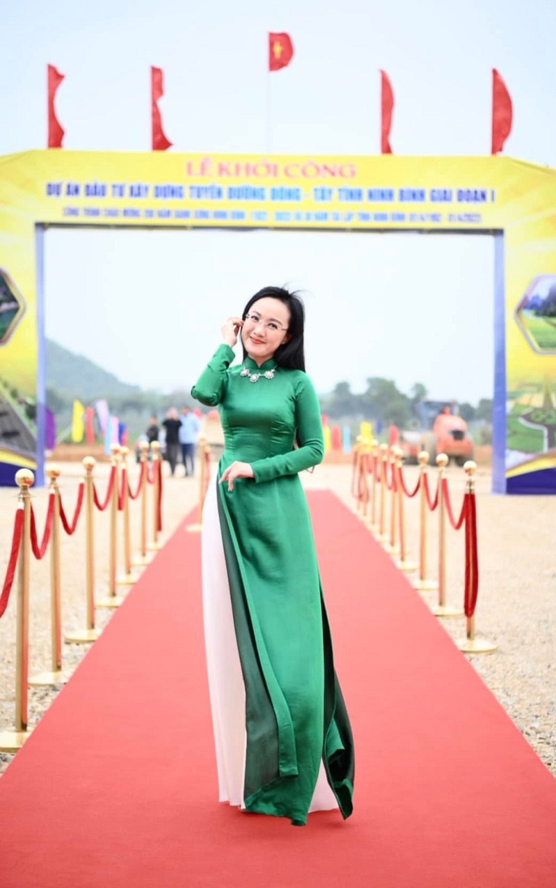 BTV Hoài Anh khoe nhan sắc U50, diện mạo xứng danh 'mỹ nhân được yêu thích nhất VTV' (Ảnh FBNV) BTV Hoài Anh khoe nhan sắc U50, diện mạo xứng danh 'mỹ nhân được yêu thích nhất VTV' (Ảnh FBNV)