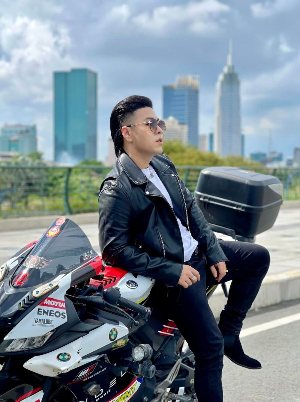 Nam ca sĩ theo đuổi phong cách khá Nhật Bản