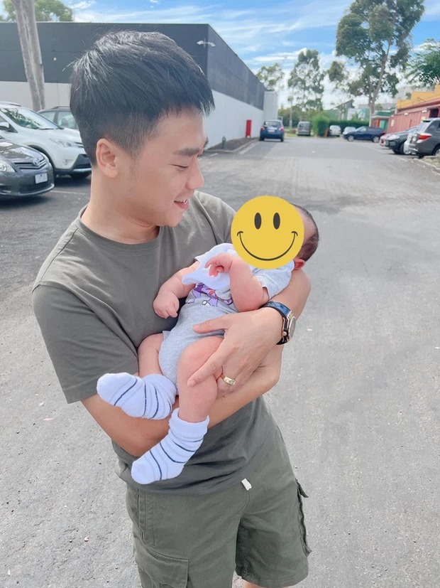 Netizen 'quay xe' trách móc 'chồng' cũ Hòa Minzy không chịu về thăm con hậu chia tay - Ảnh 1 Netizen 'quay xe' trách móc 'chồng' cũ Hòa Minzy không chịu về thăm con hậu chia tay - Ảnh 1