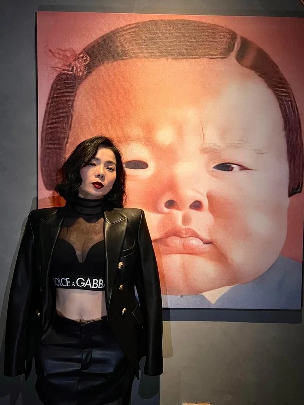 Lệ Quyên diện áo mỏng tang lộ nội y, dân mạng hỏi khó 'muốn soán ngôi Ngọc Trinh hay gì?' - Ảnh 1 Lệ Quyên diện áo mỏng tang lộ nội y, dân mạng hỏi khó 'muốn soán ngôi Ngọc Trinh hay gì?' - Ảnh 1