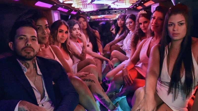 Chàng trai chơi lớn cưới 10 vợ, sốc hơn là mong ước tất cả cùng có con  - Ảnh 2