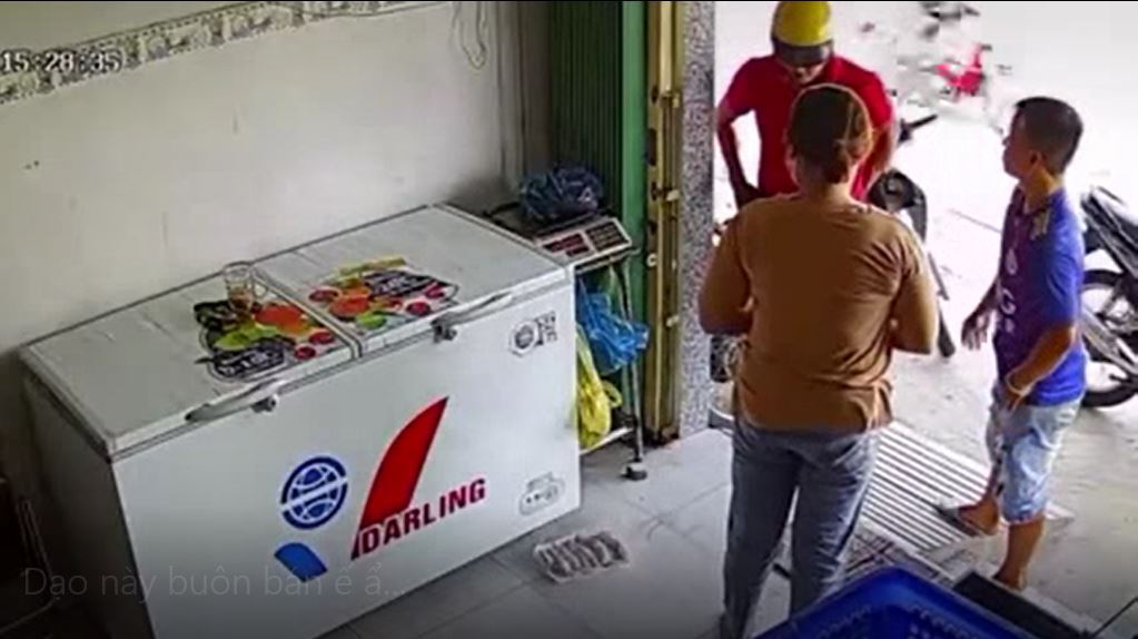 Tuy nhiên sự việc không qua mắt được chiếc camera