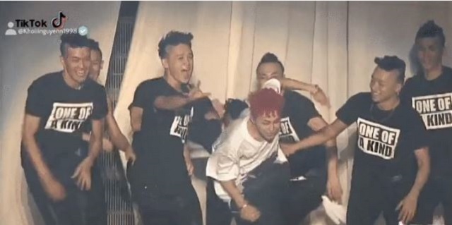 Sơn Tùng khó chối cãi khoảnh khắc 'sao chép' G-Dragon không lệch một li  - Ảnh 1