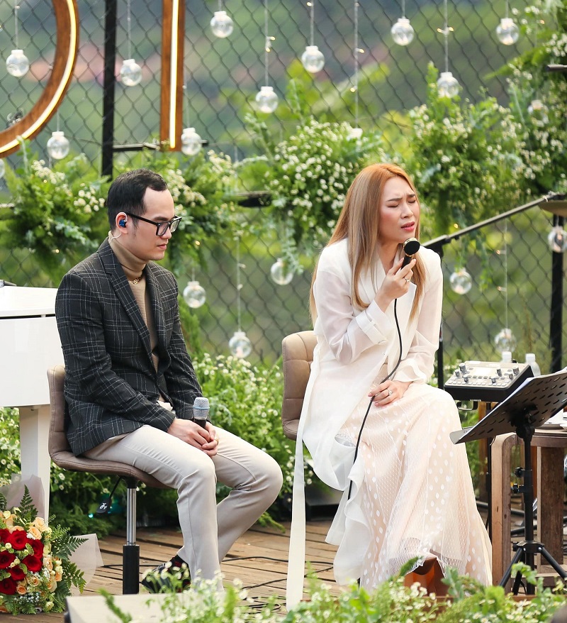 Khoảnh khắc fancam bóc trần vóc dáng thật của Mỹ Tâm, phút hớ hênh khiến 'chị đẹp' suýt lộ hàng - Ảnh 2 Khoảnh khắc fancam bóc trần vóc dáng thật của Mỹ Tâm, phút hớ hênh khiến 'chị đẹp' suýt lộ hàng - Ảnh 2