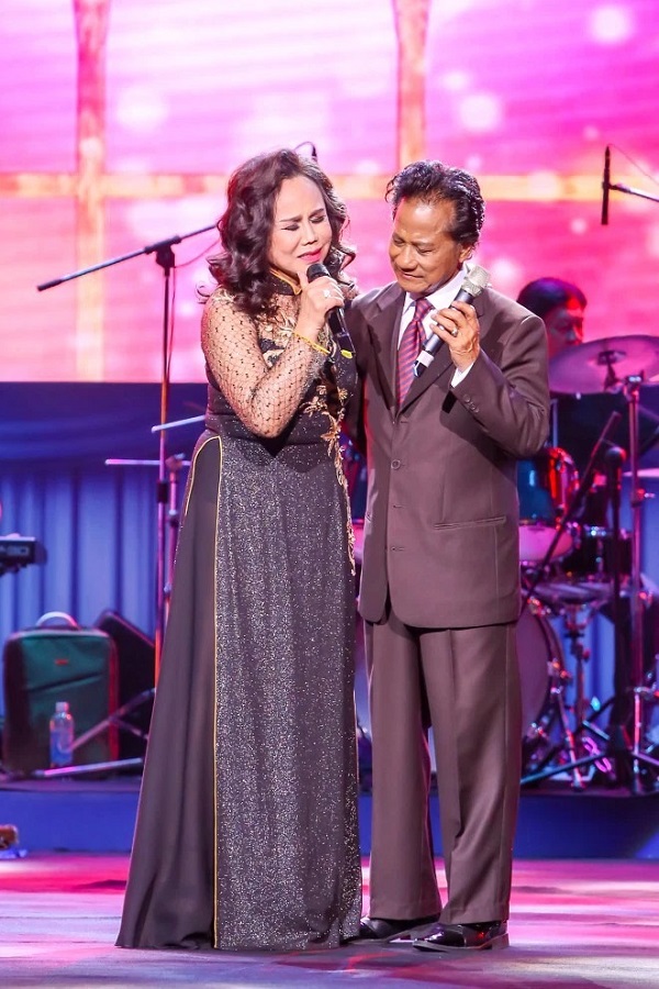 Danh ca Thanh Tuyền và danh ca Chế Linh (Ảnh internet)