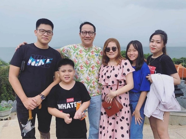 Gia đình nhỏ của NSƯT Hoàng Hải Gia đình nhỏ của NSƯT Hoàng Hải