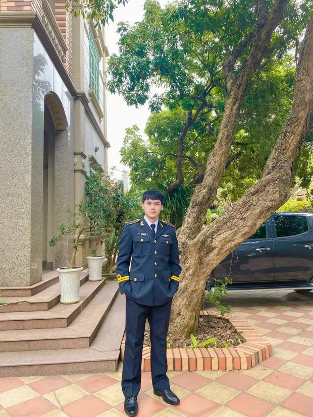 Ngắm diện mạo như nam thần điện ảnh của chàng học viên Trường Sĩ quan Không quân - Ảnh 4 Ngắm diện mạo như nam thần điện ảnh của chàng học viên Trường Sĩ quan Không quân - Ảnh 4