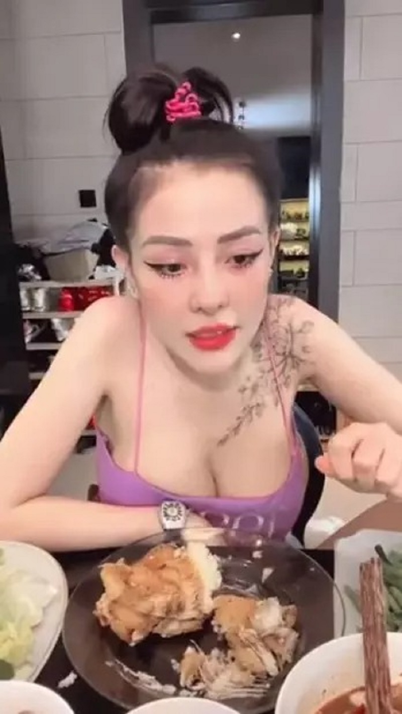 Ngân 98 bị đào lại quá khứ 'chơi đồ', thân hình cò hương vì chê Lương Bằng Quang xấu - Ảnh 1 Ngân 98 bị đào lại quá khứ 'chơi đồ', thân hình cò hương vì chê Lương Bằng Quang xấu - Ảnh 1