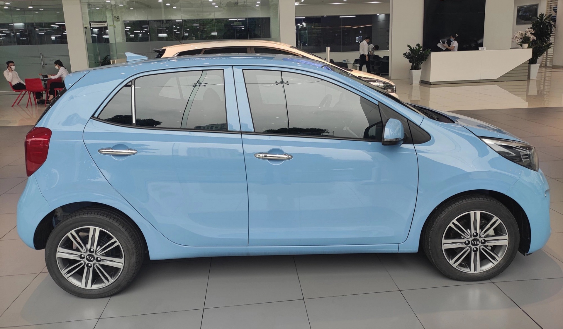 Xe quốc dân Kia Morning 2022 thêm 2 bản mới giá chưa đến 400 triệu, trang bị sang xịn mịn