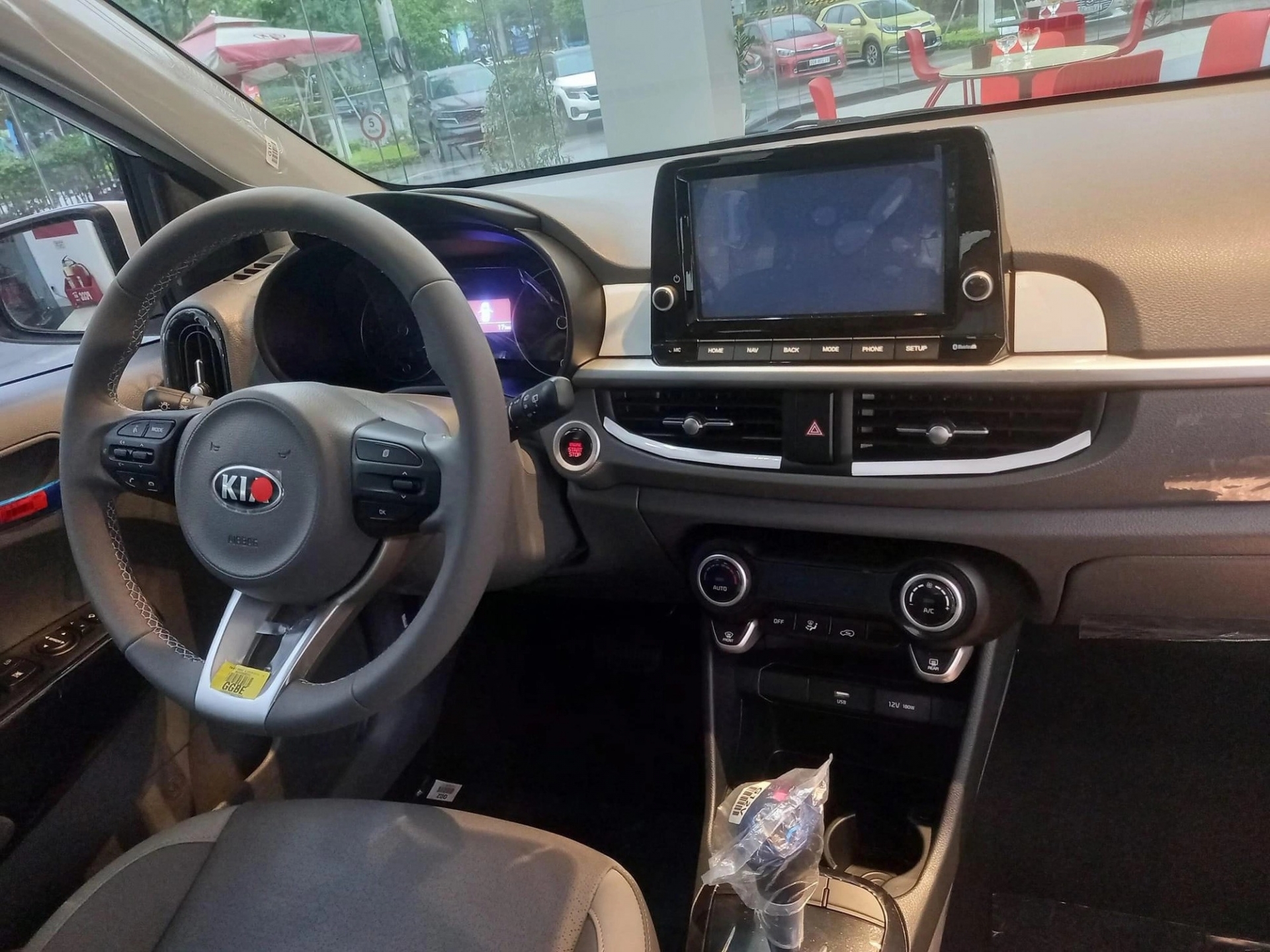 Xe quốc dân Kia Morning 2022 thêm 2 bản mới giá chưa đến 400 triệu, trang bị sang xịn mịn - Ảnh 4