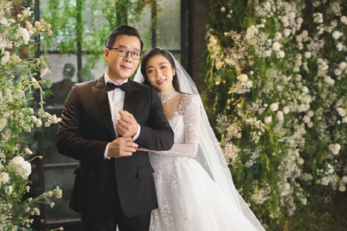Quang Lê nói rõ bí mật với Hà Thanh Xuân hậu nữ ca sĩ kết hôn với 'vua cá Koi' Thắng Ngô (Ảnh FBNV) Quang Lê nói rõ bí mật với Hà Thanh Xuân hậu nữ ca sĩ kết hôn với 'vua cá Koi' Thắng Ngô (Ảnh FBNV)