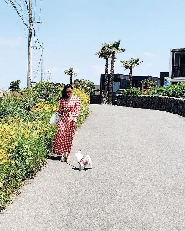 Son Ye Jin đi đảo Jeju cùng Son Ye Jin Son Ye Jin đi đảo Jeju cùng Son Ye Jin