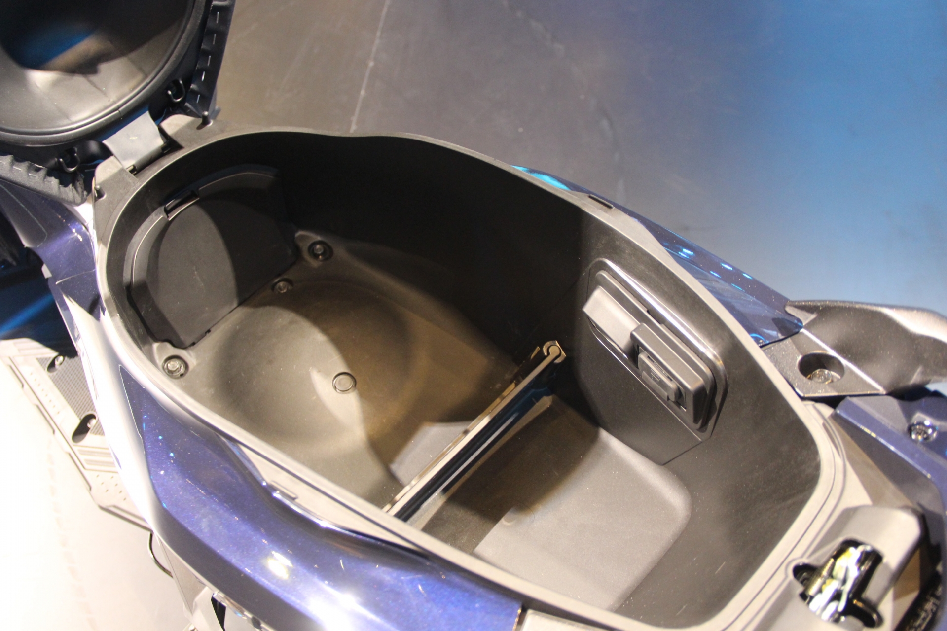 Honda Air Blade 160 siêu mạnh chính thức nhập cuộc đua, mức giá đầy ấn tượng - Ảnh 8