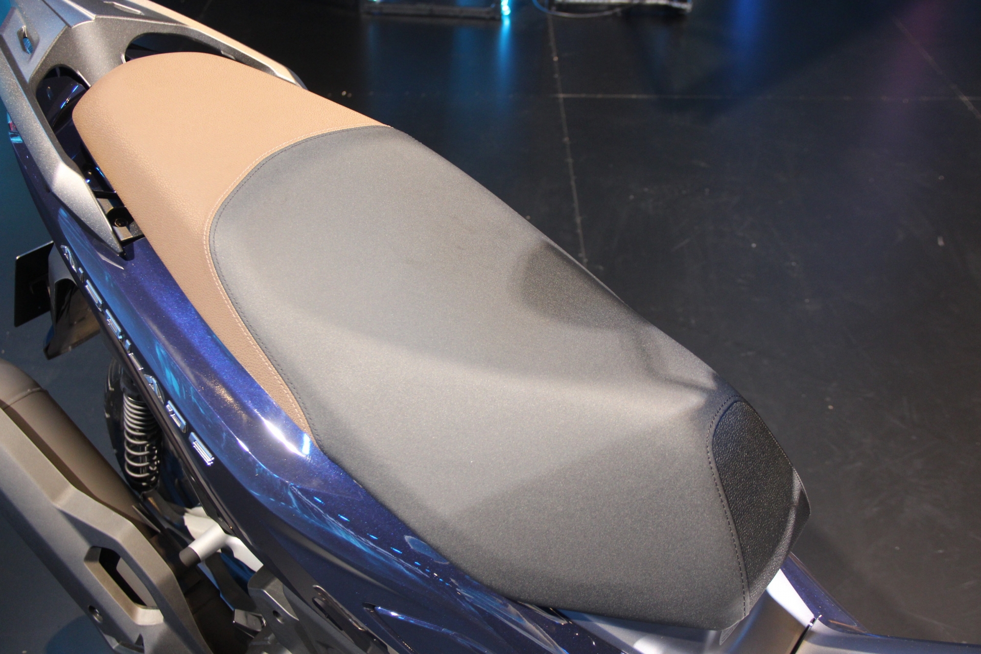 Honda Air Blade 160 siêu mạnh chính thức nhập cuộc đua, mức giá đầy ấn tượng - Ảnh 6