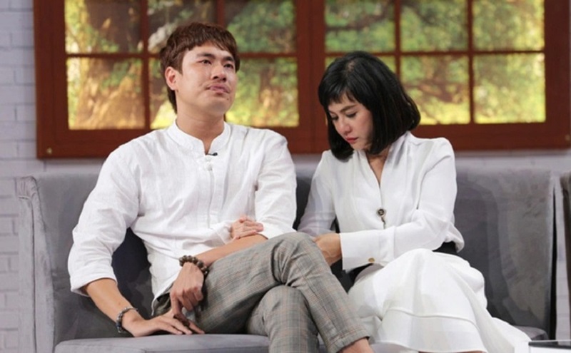 Cát Phượng xuống sắc, lộ mặt nhợt nhạt như lụy tình hậu chia tay Kiều Minh Tuấn - Ảnh 2 Cát Phượng xuống sắc, lộ mặt nhợt nhạt như lụy tình hậu chia tay Kiều Minh Tuấn - Ảnh 2