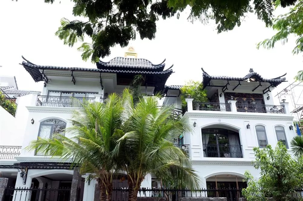Xem biệt phủ nực mùi tiền theo phong cách Indochine của đại gia Minh Nhựa Xem biệt phủ nực mùi tiền theo phong cách Indochine của đại gia Minh Nhựa