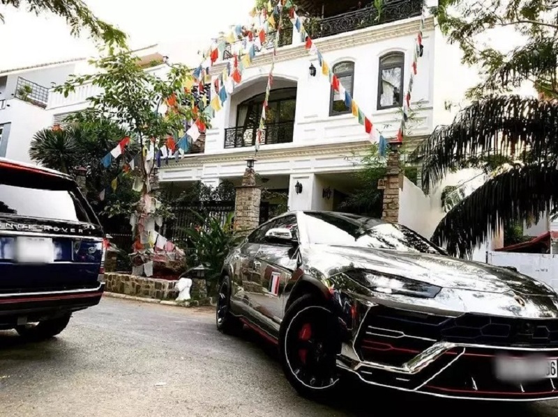 Xem biệt phủ nực mùi tiền theo phong cách Indochine của đại gia Minh Nhựa Xem biệt phủ nực mùi tiền theo phong cách Indochine của đại gia Minh Nhựa