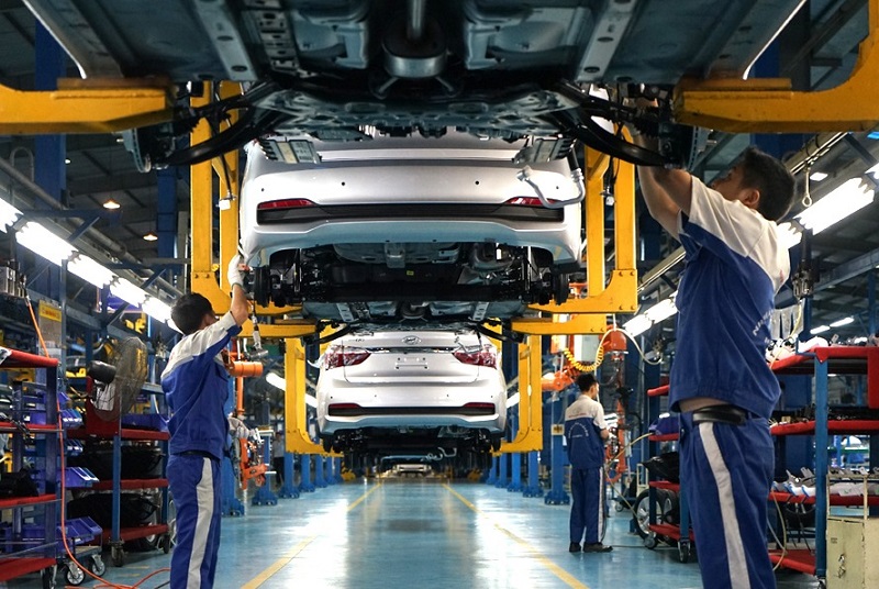 Người dân sẽ phải đóng 100% mức lệ phí trước bạ với tất cả các dòng xe được lắp ráp trong nước cũng như nhập khẩu từ ngày 1/6/2022 (Ảnh internet) Người dân sẽ phải đóng 100% mức lệ phí trước bạ với tất cả các dòng xe được lắp ráp trong nước cũng như nhập khẩu từ ngày 1/6/2022 (Ảnh internet)