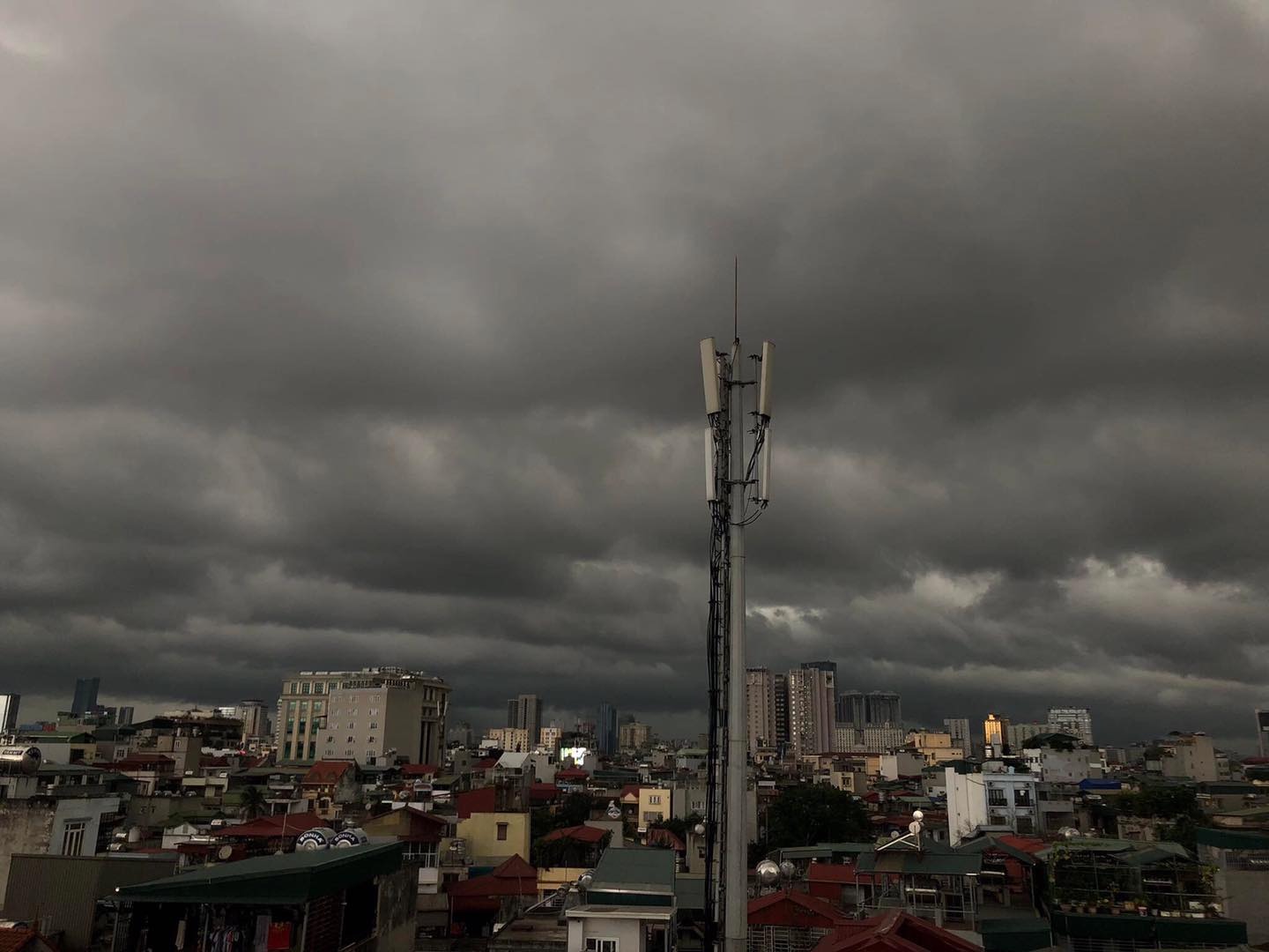 Dự báo thời tiết 10 ngày tới trên cả nước từ ngày 7-17/6: Ngày nắng nóng đêm mưa rào