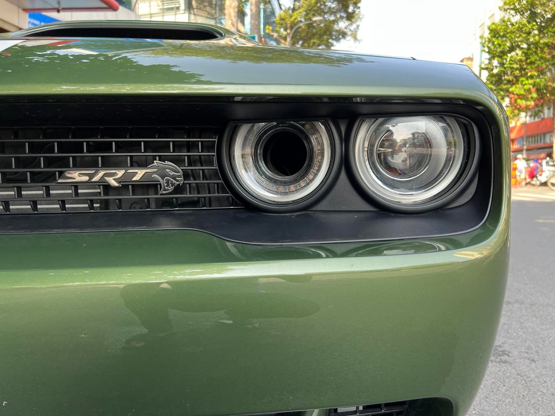 Ông Đặng Lê Nguyên Vũ bỏ tiền 'khủng' tậu Dodge Challenger Hellcat Redeye đầu tiên tại Việt Nam - Ảnh 2 Ông Đặng Lê Nguyên Vũ bỏ tiền 'khủng' tậu Dodge Challenger Hellcat Redeye đầu tiên tại Việt Nam - Ảnh 2