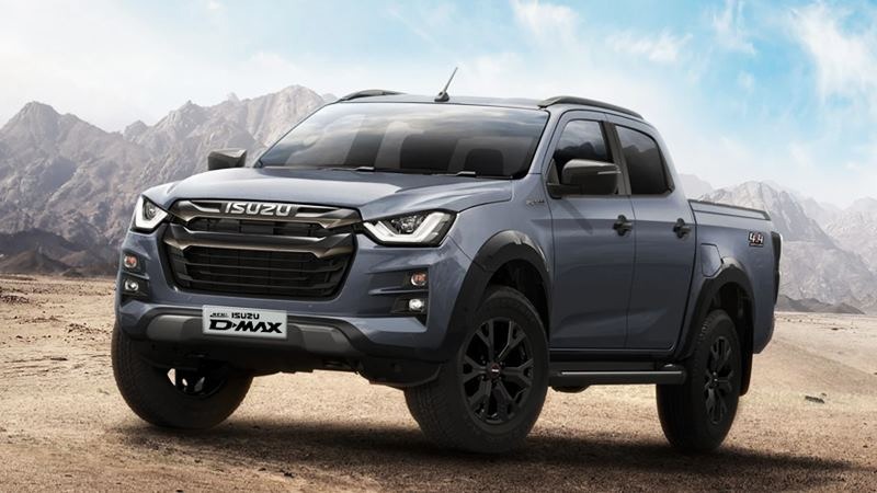 Xếp vị trí thứ năm là Isuzu D-Max với 15 chiếc xe được bán ra trong tháng.