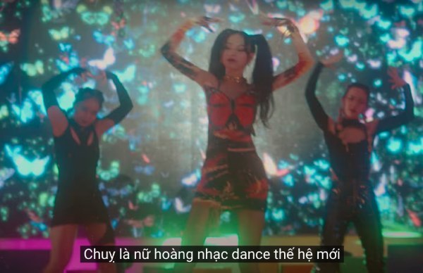 MV mới của Phí Phương Anh. Ảnh: chụp màn hình MV mới của Phí Phương Anh. Ảnh: chụp màn hình