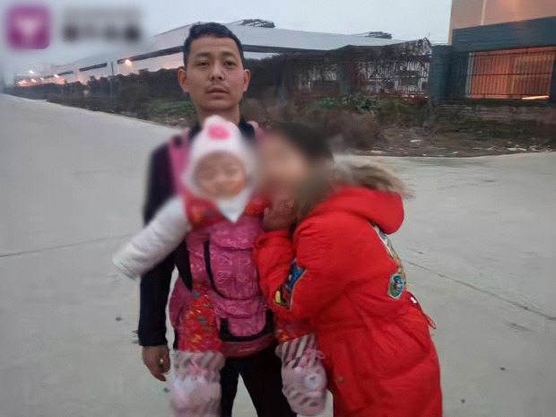 Anh Trịnh và 2 con gái. Ảnh: QQ