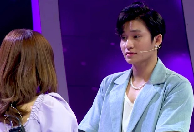 Showbiz hot 20/4: Hoa hậu Tiểu Vy, Đỗ Mỹ Linh viếng bé 5 tuổi xấu số, Thái Ngân đòi hôn nữ chính rồi từ chối hẹn hò - Ảnh 4 Showbiz hot 20/4: Hoa hậu Tiểu Vy, Đỗ Mỹ Linh viếng bé 5 tuổi xấu số, Thái Ngân đòi hôn nữ chính rồi từ chối hẹn hò - Ảnh 4