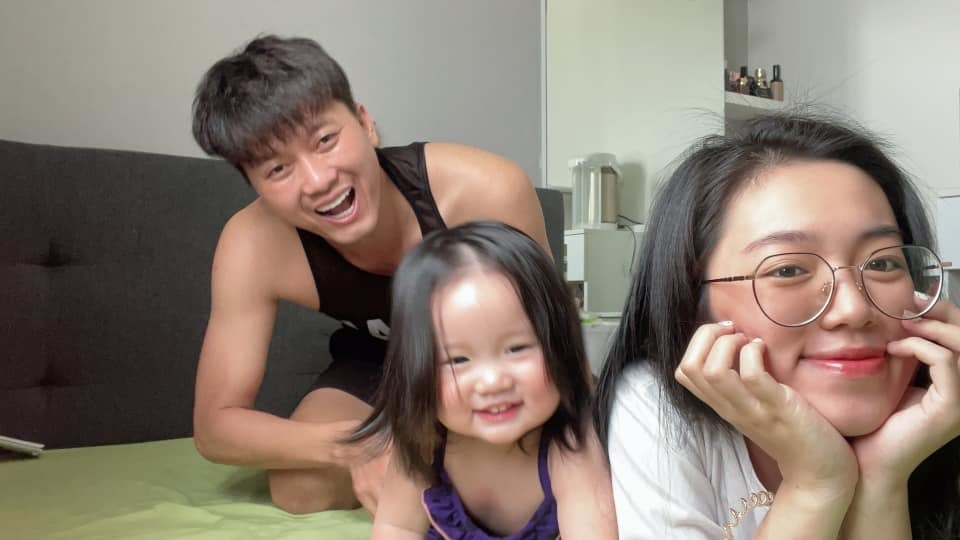 Quách Ngọc Tuyên đưa vợ đi thi tốt nghiệp THPT khiến CĐM ‘ngỡ ngàng’ 2 Quách Ngọc Tuyên đưa vợ đi thi tốt nghiệp THPT khiến CĐM ‘ngỡ ngàng’ 2