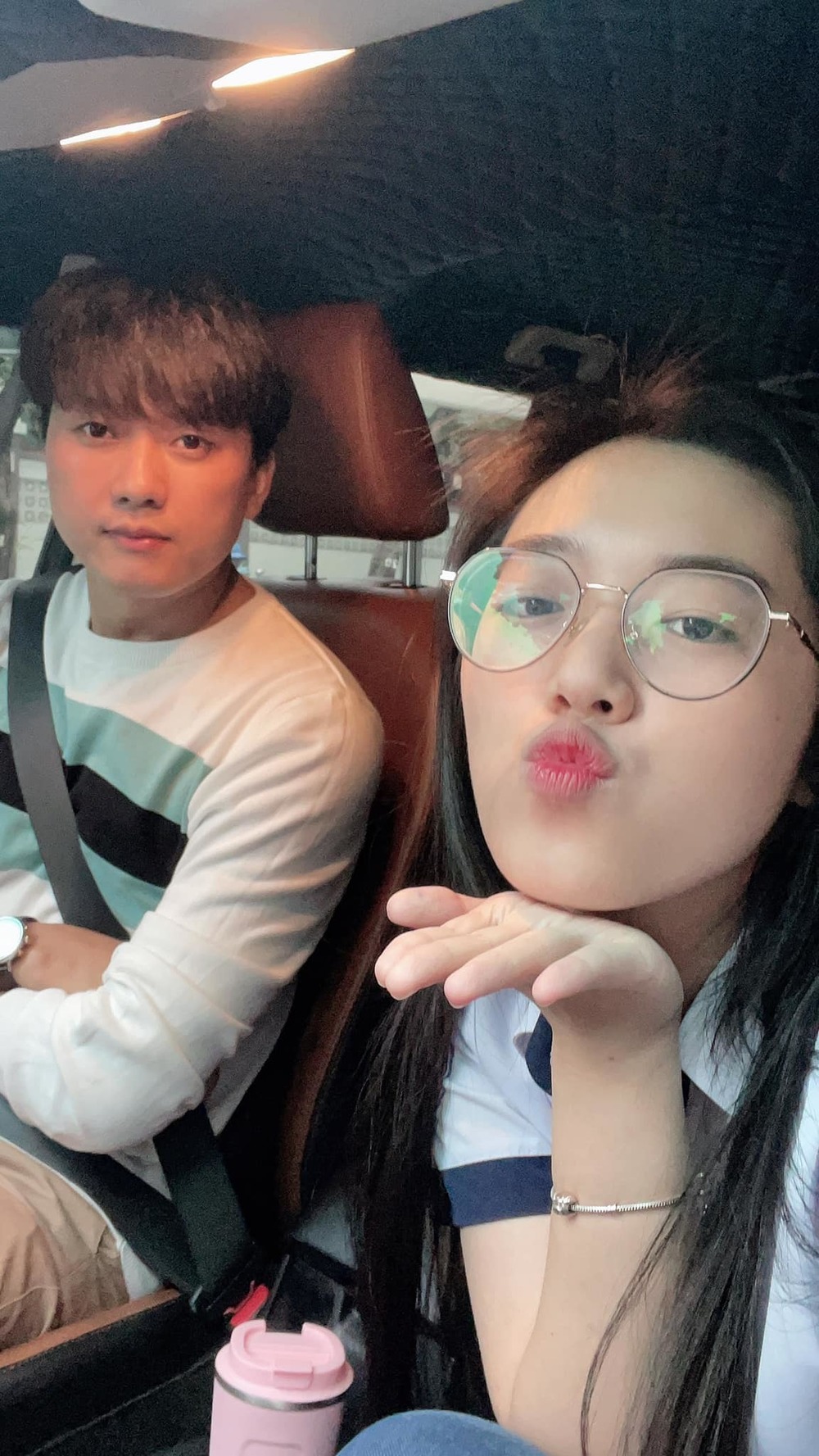 Showbiz hot 7/7: Quách Ngọc Tuyên đưa vợ đi thi tốt nghiệp THPT, Để Vương Gia Nhĩ làm ngựa cho người khác cưỡi 2 Showbiz hot 7/7: Quách Ngọc Tuyên đưa vợ đi thi tốt nghiệp THPT, Để Vương Gia Nhĩ làm ngựa cho người khác cưỡi 2