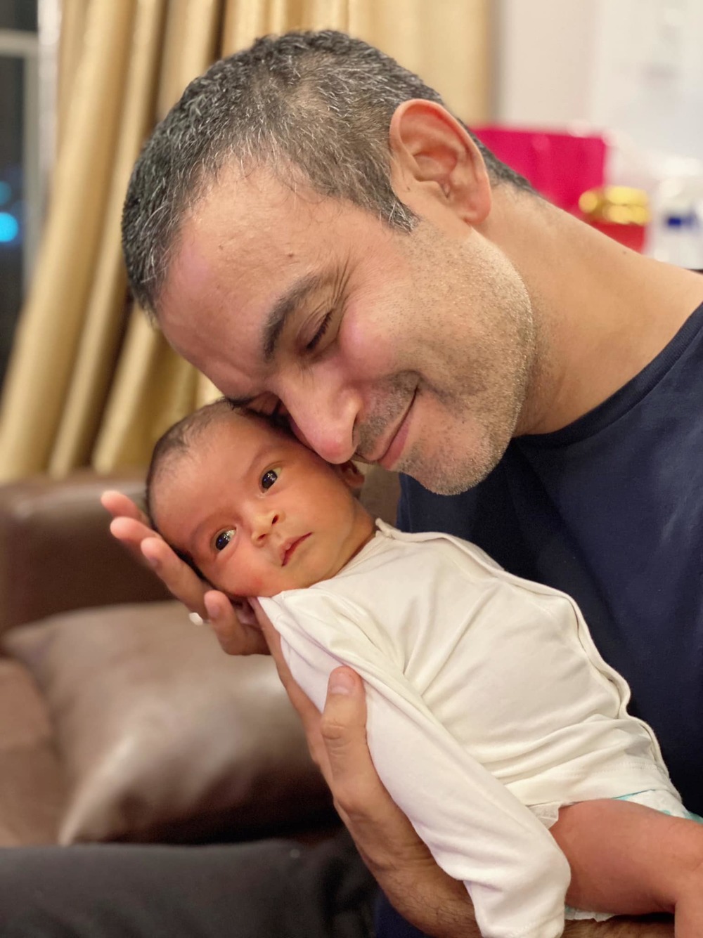Võ Hạ Trâm lần đầu tiên ‘cải tạo’ chồng Ấn Độ, hứa làm điều này cả đời cho chồng 2 Võ Hạ Trâm lần đầu tiên ‘cải tạo’ chồng Ấn Độ, hứa làm điều này cả đời cho chồng 2