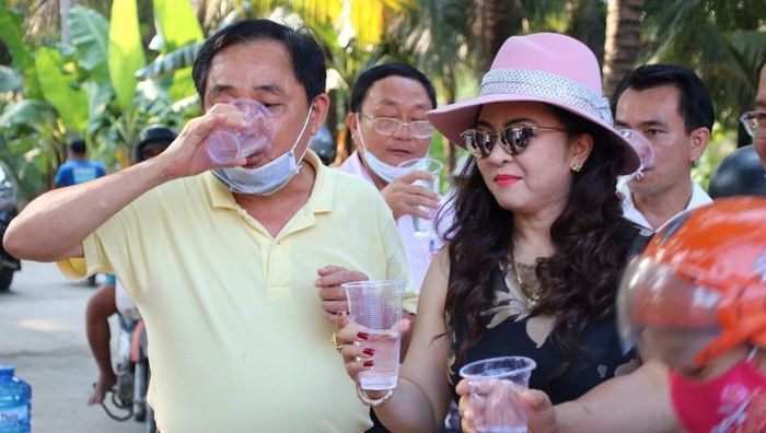 Bà Phương Hằng không hứa suông, ‘cẩu’ nhà máy oxy chở thẳng cho bệnh viện ‘kêu cứu’ 1 Bà Phương Hằng không hứa suông, ‘cẩu’ nhà máy oxy chở thẳng cho bệnh viện ‘kêu cứu’ 1