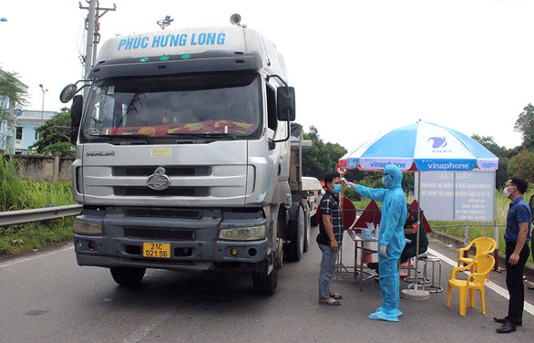 Phú Thọ: Hóng xem tai nạn giao thông, 51 người thành F1 của bệnh nhân Covid-19? 3 Phú Thọ: Hóng xem tai nạn giao thông, 51 người thành F1 của bệnh nhân Covid-19? 3