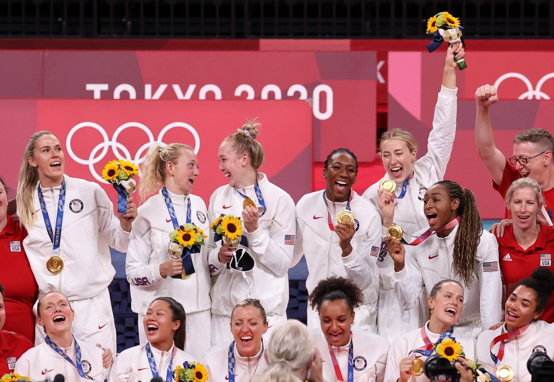 Trung Quốc tự sửa luôn tổng sắp huy chương Olympic, phải vượt Mỹ mới chịu 1 Trung Quốc tự sửa luôn tổng sắp huy chương Olympic, phải vượt Mỹ mới chịu 1