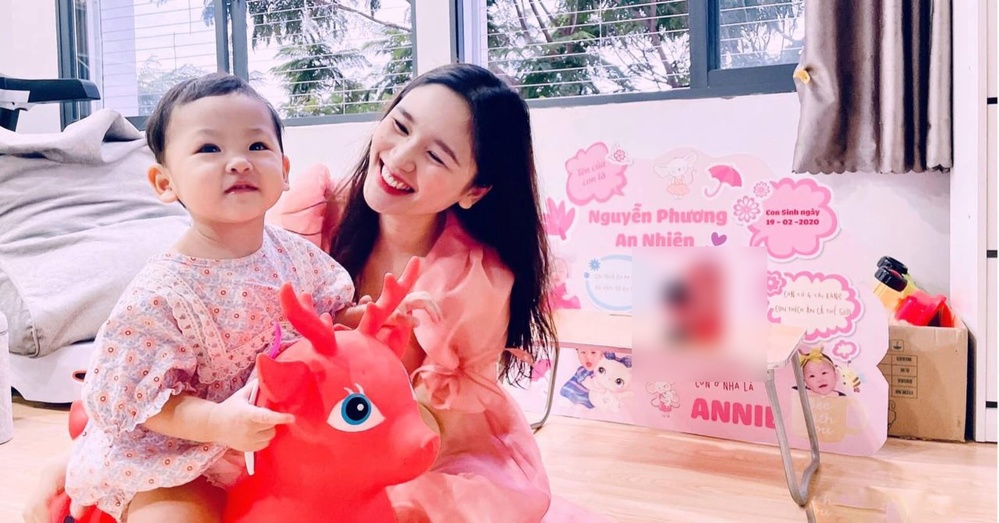 Vợ Sỹ Luân trót ‘vạ miệng’ tuổi trẻ, 10 năm sau mẹ chồng vẫn không nhận dâu dù có cháu nội 1 Vợ Sỹ Luân trót ‘vạ miệng’ tuổi trẻ, 10 năm sau mẹ chồng vẫn không nhận dâu dù có cháu nội 1