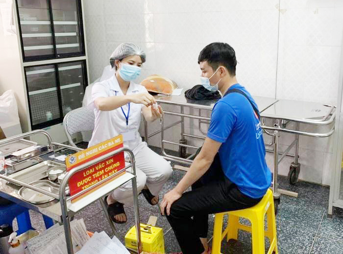 Hà Nội: Thêm 3 đối tượng mới được ưu tiên tiêm vắc xin phòng Covid-19 - Ảnh 1 Hà Nội: Thêm 3 đối tượng mới được ưu tiên tiêm vắc xin phòng Covid-19 - Ảnh 1