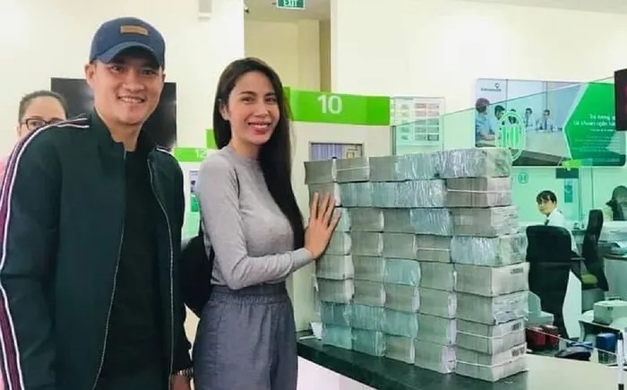 Livestream trực tiếp Thủy Tiên – Công Vinh: Views gấp đôi bà Phương Hằng, khởi kiện công khai kẻ đứng sau 2 Livestream trực tiếp Thủy Tiên – Công Vinh: Views gấp đôi bà Phương Hằng, khởi kiện công khai kẻ đứng sau 2