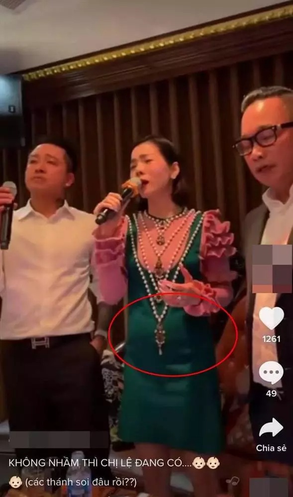 Lệ Quyên khoe ‘phần thưởng’ của tình trẻ Lâm Bảo Châu, để lộ chi tiết lạ 3 Lệ Quyên khoe ‘phần thưởng’ của tình trẻ Lâm Bảo Châu, để lộ chi tiết lạ 3