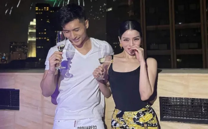 Lệ Quyên khoe ‘phần thưởng’ của tình trẻ Lâm Bảo Châu, để lộ chi tiết lạ 2 Lệ Quyên khoe ‘phần thưởng’ của tình trẻ Lâm Bảo Châu, để lộ chi tiết lạ 2