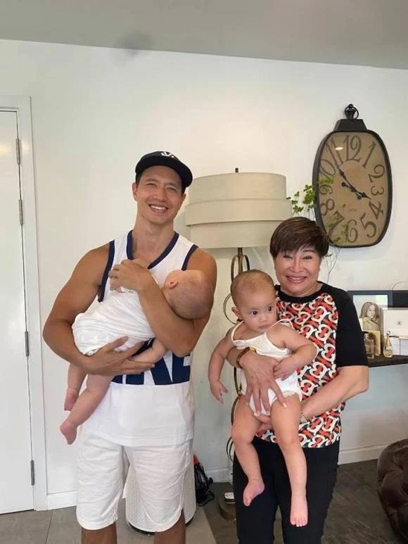 Showbiz 24h: Vợ cũ Đàm Vĩnh Hưng thân mật bên người quyền lực showbiz; Ngọc Trinh lộ ảnh 'xẹp lép' đầy lạ lẫm - Ảnh 2 Showbiz 24h: Vợ cũ Đàm Vĩnh Hưng thân mật bên người quyền lực showbiz; Ngọc Trinh lộ ảnh 'xẹp lép' đầy lạ lẫm - Ảnh 2