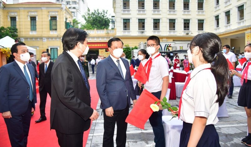 Bí thư Thành ủy Hà Nội Đinh Tiến Dũng: Từng bước đưa hệ thống giáo dục Thủ đô trở lại ''bình thường mới'' 1