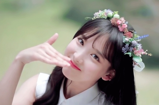 11 mỹ nữ Kpop đội vòng hoa xinh như thiên thần ‘giáng thế’: Lọt cả ‘tân binh’ JYP vào BXH 5