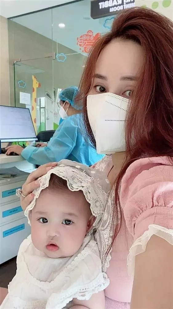 Ảnh sao Việt 26/11: Đông Nhi khoe ‘lần đầu’ của Winnie, Phạm Hương bày tiệc hoành tráng, Đàm Thu Trang gây bất ngờ - Ảnh 3 Ảnh sao Việt 26/11: Đông Nhi khoe ‘lần đầu’ của Winnie, Phạm Hương bày tiệc hoành tráng, Đàm Thu Trang gây bất ngờ - Ảnh 3