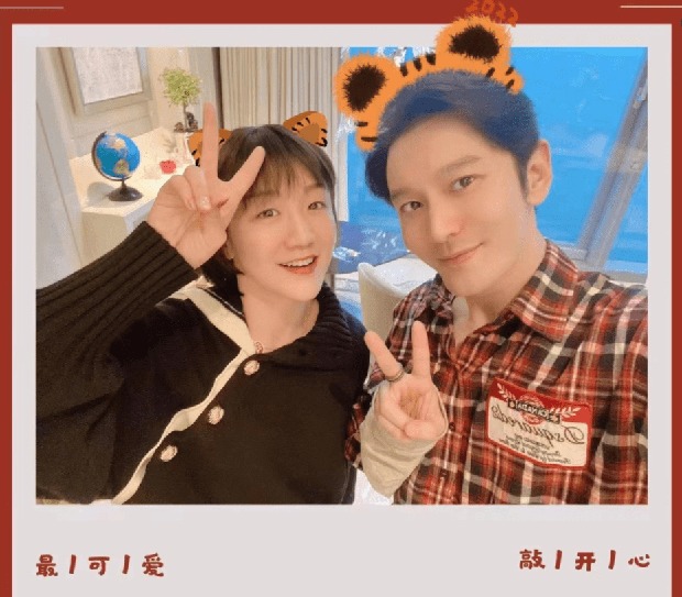 Showbiz 4/2: Nhã Phương hiếm hoi để lộ dung nhan ái nữ, Thủy Tiên 'thoát kén' cực táo bạo - Ảnh 2