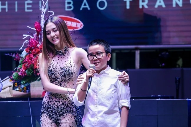 Showbiz 12/2: Vợ Công Lý bị chỉ trích hậu hé lộ tình cảnh đắng cay, Hồ Văn Cường hối cải về việc sai trái với Phi Nhung - Ảnh 3