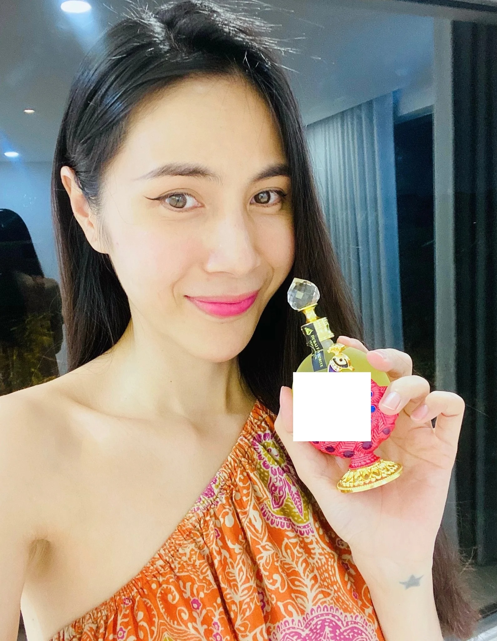 Showbiz 17/2: Mẹ ruột Thủy Tiên bất ngờ nhắc vụ từ thiện, Sơn Tùng chốt địa điểm tổ chức siêu hôn lễ? - Ảnh 2