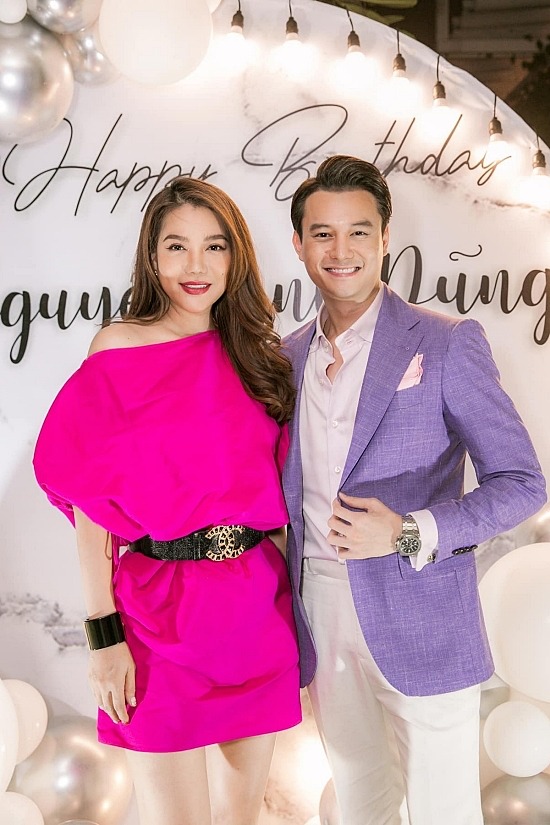 Showbiz 28/2: Thủy Tiên, Công Vinh làm một điều đặc biệt ‘hậu’ minh oan, Minh Hằng ‘lên đồ’ đi ăn nhậu ‘siêu bạo’ - Ảnh 1 Showbiz 28/2: Thủy Tiên, Công Vinh làm một điều đặc biệt ‘hậu’ minh oan, Minh Hằng ‘lên đồ’ đi ăn nhậu ‘siêu bạo’ - Ảnh 1