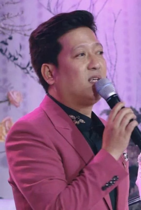 Showbiz 2/3: Hương Giang và bạn trai CEO 'so kè độ chịu chơi', Trường Giang vén màn sự thật hôn nhân bên Nhã Phương - Ảnh 3 Showbiz 2/3: Hương Giang và bạn trai CEO 'so kè độ chịu chơi', Trường Giang vén màn sự thật hôn nhân bên Nhã Phương - Ảnh 3