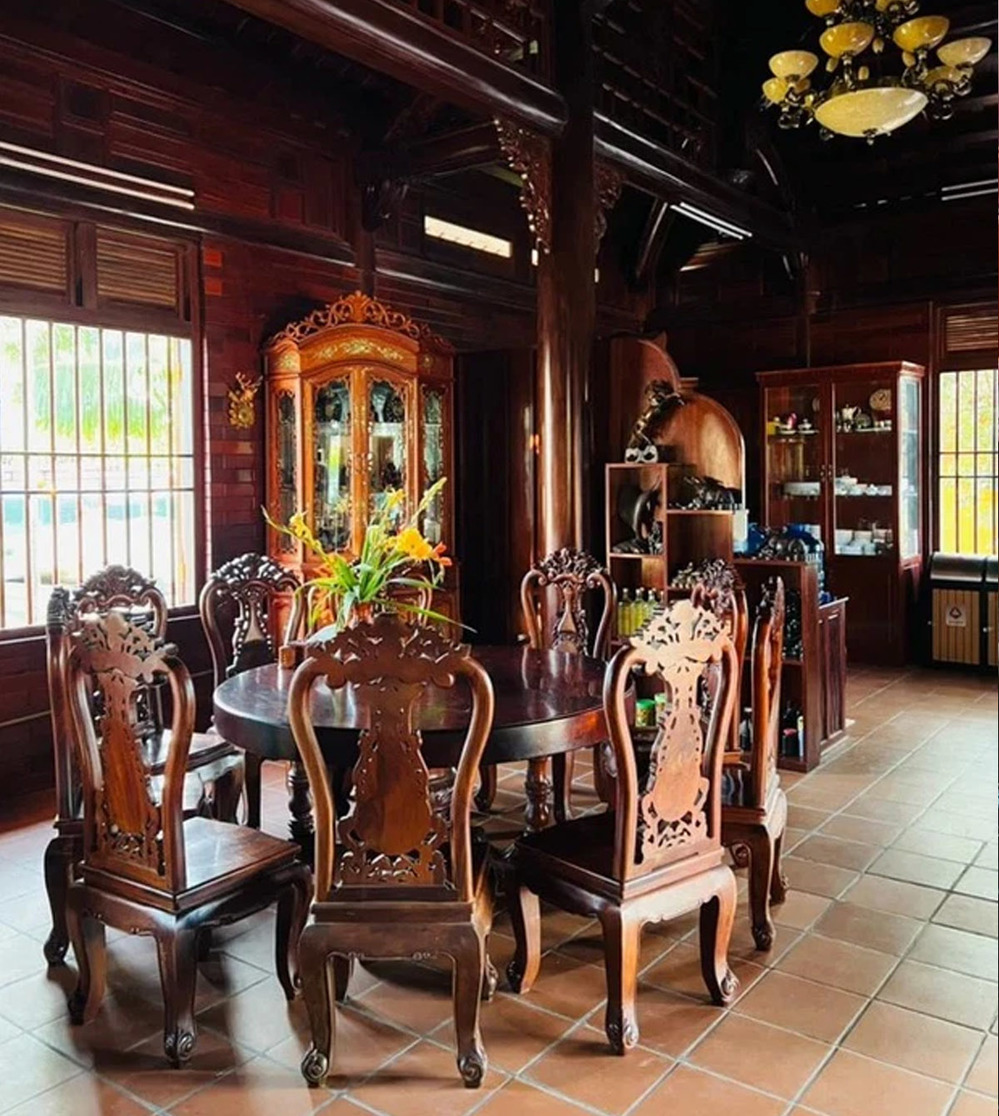 Chủ nhân căn nhà giá trị này là Việt kiều Canada, sinh sống ở Sóc Trăng - ông Trần Ngân Hàng (54 tuổi). Ảnh: Vietnamnet