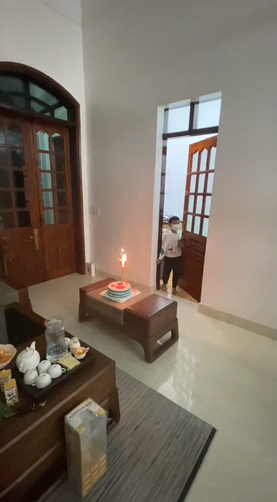 Bữa sinh nhật đặc biệt của F0. Ảnh: TikTok Đ.T Bữa sinh nhật đặc biệt của F0. Ảnh: TikTok Đ.T